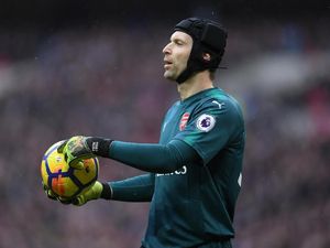 Cech Akan Lapang Dada Kalau Tak Main di Final Piala Liga Inggris