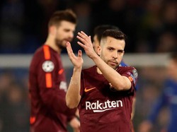 Ada kabar bahwa pembicaraan kontrak baru Jordi Alba dengan Barcelona sedang mengalami kebuntuan. Hal itu lantas memunculkan rumor-rumor bahwa Alba diincar oleh sejumlah klub Premier League, termasuk Chelsea dan Manchester United. (Foto: Andrew Boyers/Reuters)