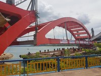 Perjalanan Panjang Jembatan Kebanggaan Jokowi di Papua