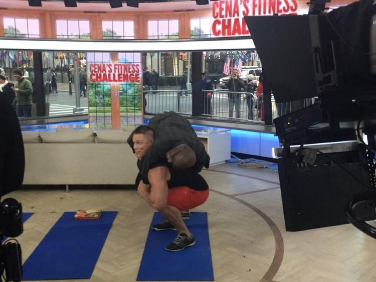 Foto: Saat John Cena Sanggup Angkat Beban Hingga 250 Kilogram