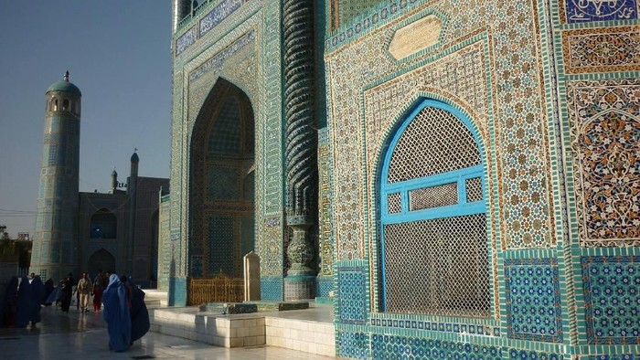 Foto Masjid Yang Konon Dibangun Di Atas Tulang Khalifah