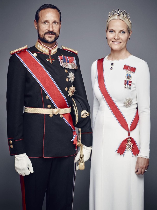 Bukan karena pekerjaannya yang membuatnya jadi kontroversi. Namun kehidupan liarnya kala itu. Sebelum bertemu dengan sang Pangeran, Mette-Marit adalah pecandu narkoba.  Foto: Getty Images