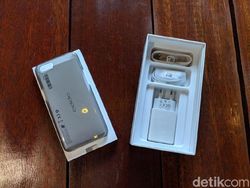 Unboxing Oppo A83, Ponsel Selfie Pintar Ramah Kantong