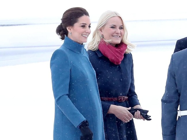 Inilah kebersamaan Putri Norwegia dengan Kate Middleton. Keduanya kerap bertemu dalam acara kerajaan.  Foto: Getty Images