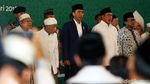 Kenakan Jas dan Sarung, Jokowi Buka Dzikir Kebangsaan