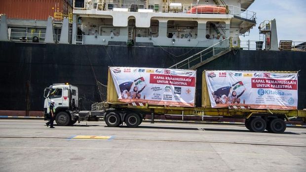 Pemberangkatan bantuan terus dilakukan hingga tercapai 10 ribu ton beras