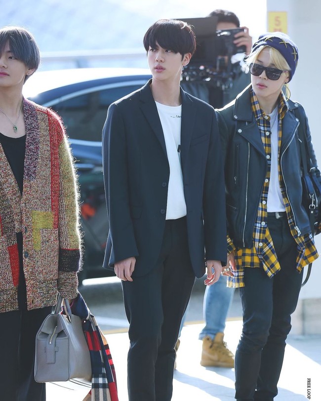 Selain wajah menawan, penampilan Jin juga didukung dengan tubuh yang tinggi dan pundak yang lebar. Foto: Instagram