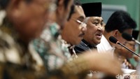 Rapat pleno ini bertema “Penanggulangan Tindak Kekerasan terhadap Ulama dan Perusakan Rumah Ibadah”.