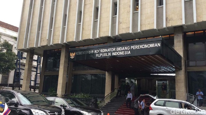 Darmin Kumpulkan Pejabat Bahas Sekolah Kejuruan