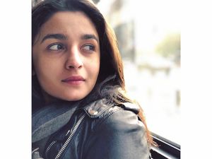 Alia Bhatt Ungkap Hubungannya dengan Ranbir Kapoor