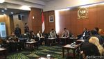 Foto: Saat Pasha dan Glenn Fredly Berpeci Temui Ketua MPR