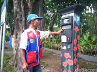 Pengunjung Taman Bungkul Tentang Parkir Meter Enak Dan Ndak