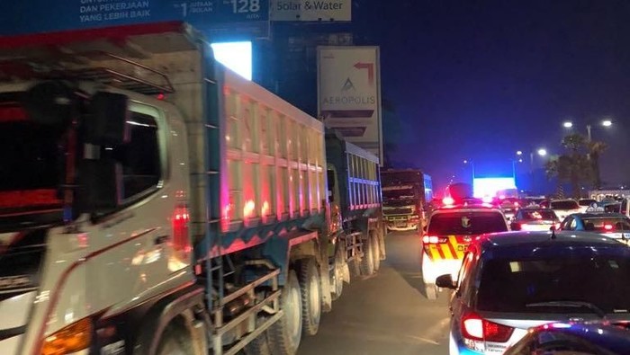 Kena Macet Jelang Bandara Cengkareng, Anggota DPR Ketinggalan Pesawat