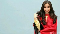 Gadis 16 tahun ini menjadi lawan main Billy Davidson dan Maxime Bouttier dalam film tersebut. Foto: Ismail/detikHOT