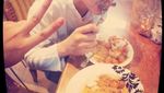 Begini Kemesraan Jevin Julian dan Rinni Wulandari Saat Makan Bersama