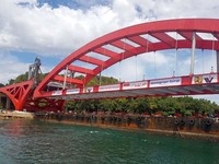 Perjalanan Panjang Jembatan Kebanggaan Jokowi di Papua