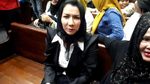 Foto: Ekspresi Ceria Bupati Rita di Sidang Perdana