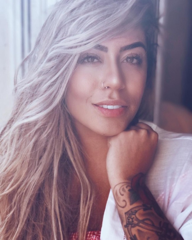 Kenalan dengan Rafaella Becran. Ia adalah adik Neymar, pesepak bola klub Prancis Paris Saint-Germain yang dapat predikat sebagai pemain sepak bola termahal sejagat karena memiliki pendapatan Rp 481 miliar. Foto: Instagram