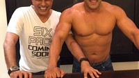 Usia boleh hampir setengah abad, namun raja Bollywood, Salman Khan masih tetap awet muda dan berbadan kekar. Foto: Instagram @beingsalmankhan 