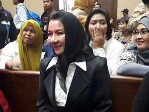 Siap Hadapi Sidang Dakwaan, Bupati Rita: Saya Tetap Ceria