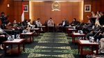 Musisi Hingga Aktor Temui Zulkifli Hasan, Ada Apa?