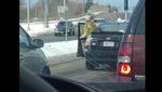 Foto: Viral Insiden Pria Dorong Wanita ke Salju di New Hampshire
