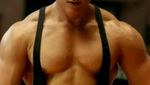 8 Aktor Ganteng Bollywood yang Pamer Tubuh Kekarnya
