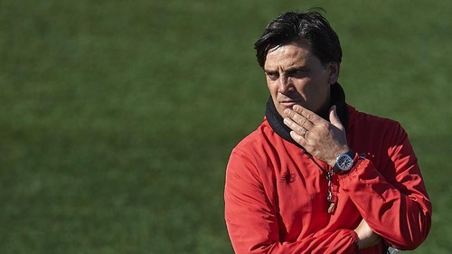 SEVILLE, SPAIN - FEBRUARY 20:  Head Coach of Sevilla FC Vincenzo Montella looks on during a Sevilla FC training session prior to their UEFA Champions League match against Manchester United at Ramon Cisneros training ground on February 20, 2018 in Seville, Spain.  (Photo by Aitor Alcalde/Getty Images)