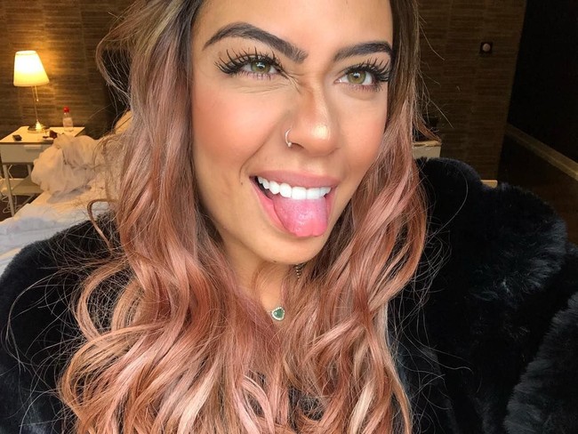 Memiliki rambut pirang panjang dan bulu mata yang sangat lentik, Rafaella tampak memesona. Foto: Instagram