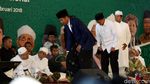 Kenakan Jas dan Sarung, Jokowi Buka Dzikir Kebangsaan