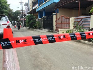 KPK Geledah Kanwil Kemenag Jatim Terkait Suap Romahurmuziy