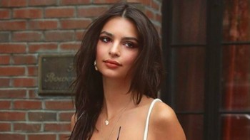 Emily yang mengumpulkan lebih dari 16 juta follower di Instagram saat ini berusia 26 tahun. Foto: Instagram