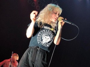 Jangan Sedih, Tiket Konser Paramore yang Sudah Dirobek Bisa Ditukar