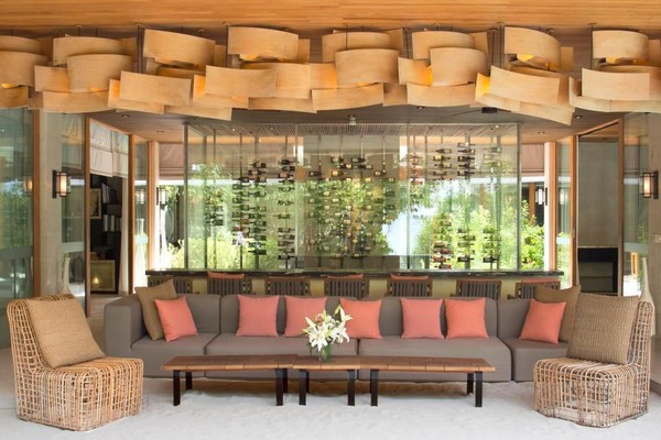Untuk urusan makan, hidangan di resort mewah ini disiapkan oleh chef ternama, dan unlimited selama 24 jam pebuh. Benar-benar harga yang sepadan dengan apa yang akan kita dapat.  (dok. Coco Collection)