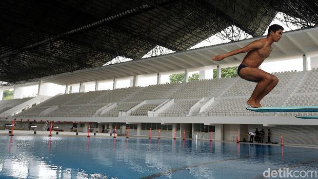 Atlet pelatnas Loncat Indah terus mempersiapkan diri jelang Asian Games 2018. Latihan tersebut digelar di Stadion Akuatik, GBK, Senayan.