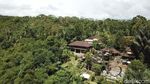 Foto Drone: Tempat Ngopi Tepi Jurang di Bali