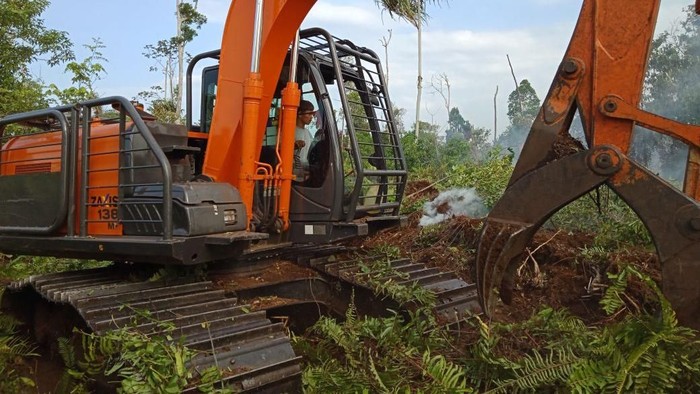Lahan Gambut Terbakar di Siak, Polisi Turunkan Alat Berat