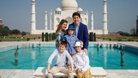 Selama satu minggu, mereka sekeluarga akan menghabiskan waktu di India. Sleain urusan politik dan bisnis, mereka juga akan berkunjung ke beberapa tempat populer di India. (Justin Trudeau/Twitter)