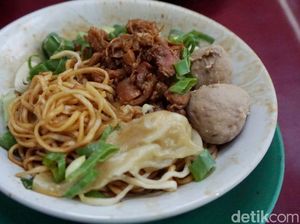 Racikan Rasa Lokal Mie Ayam Gerobak