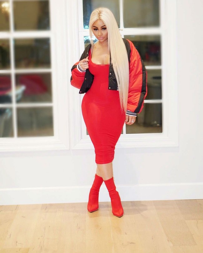 Chyna pun kerap kali menunjukkan ketidaksukaannya dengan keluarga Kardashian. Namun jika dilihat dari penampilannya, Chyna kerap menirup gaya seksi Kim Kardashian. Foto: Instagram