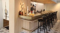 Cafe de Riz atau kafe nasi ini ada di No. 34, Lane 78, Section 1, Anhe Rd, Da’an District, Taipei. Berbentuk segi empat panjang, tempat ini cocok buat mereka penyuka nasi dan makanan Asia.