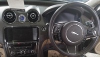 Begini tampilan dalam dari mobil Jaguar Sanusi tersebut.