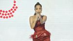 Beauty in Red! Cantiknya Bunga Citra Lestari