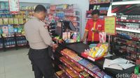 Seram, Aksi Pria Ancam Pegawai Minimarket Terekam Kamera Ponsel