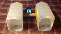 Tak perlu beli speaker nirkabel. Manfaatkan barang-barang di rumah supaya bisa dengerin musik lebih keras. Istimewa/Boredpanda.
