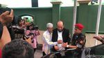 Momen Novel Baswedan Disambut Meriah saat Pulang ke Rumah