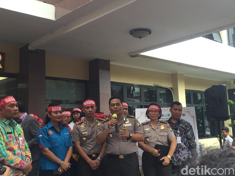 Polisi Imbau Manajemen untuk Tak Forsir Tenaga Artisnya Polisi Imbau Manajemen untuk Tak Forsir Tenaga Artisnya