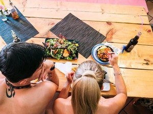 Santap Malam di Bristol Ini Mengharuskan Pengunjungnya Telanjang
