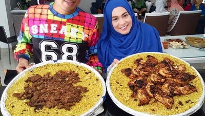 Begini Keseruan Uya Kuya dan Keluarga Saat Makan Enak