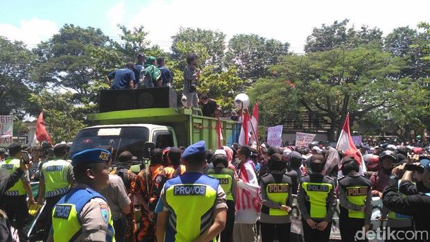 PT RUM Sukoharjo Janjikan Tutup Sementara, Warga Tetap Berdemo